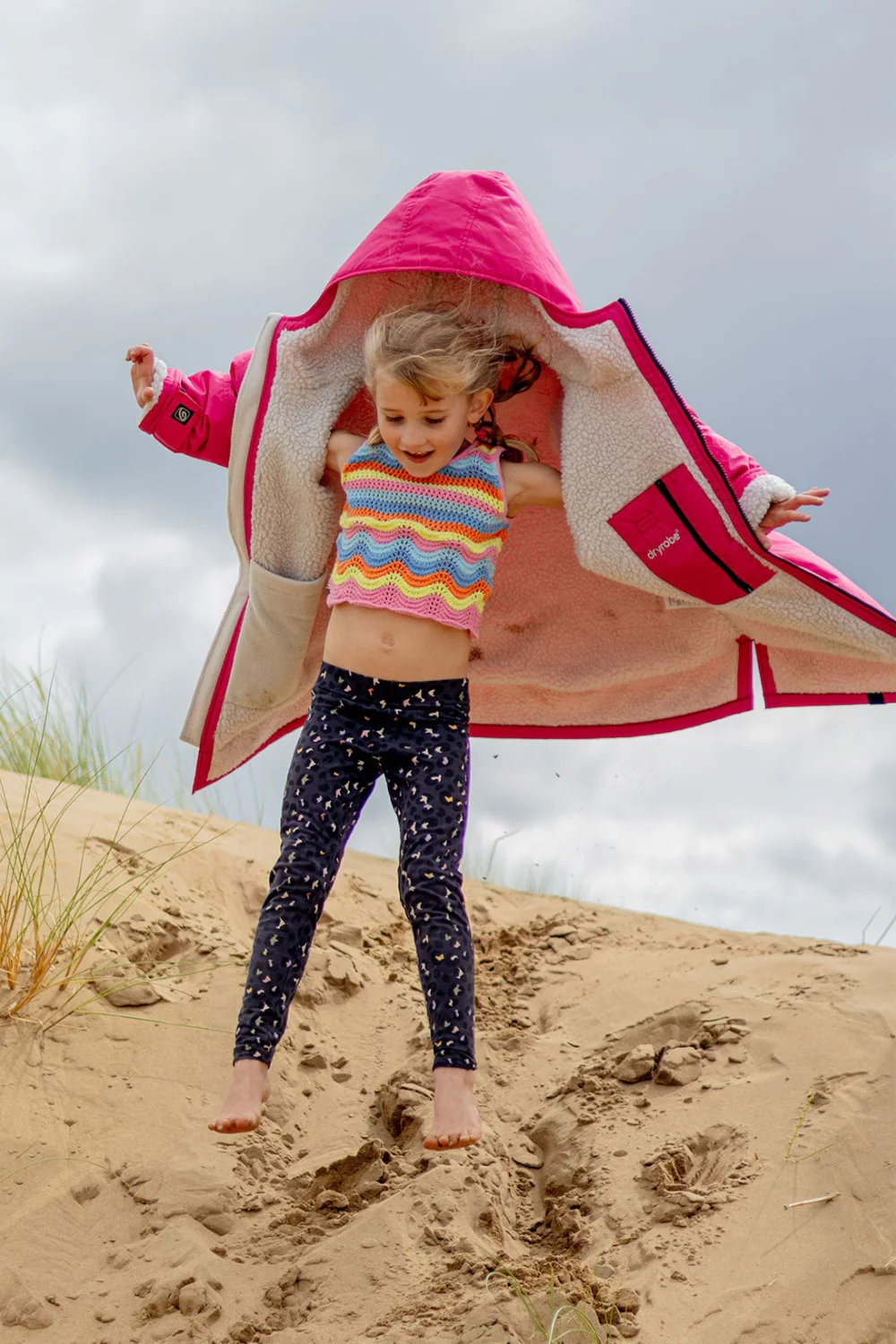 Dryrobe Advance Kids Long Sleeve Changing Robe Pink Light Grey - Image 7