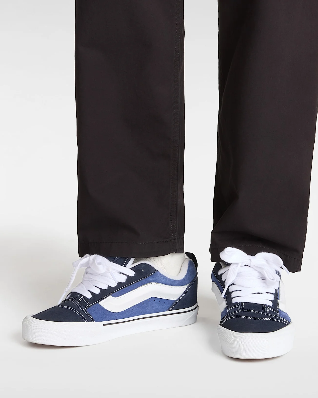 Vans Knu Skool Shoe Navy/White - Image 4